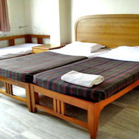 Meru Pune Exterior foto